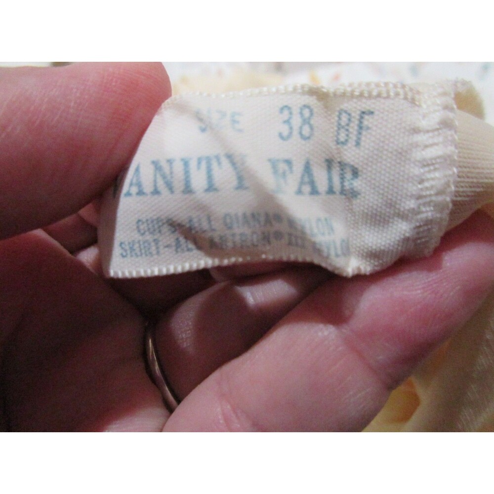 Vintage Vanity Fair Full Slip Beige Nylon Large 38  Everyday USA Silky - Picture 6 of 7